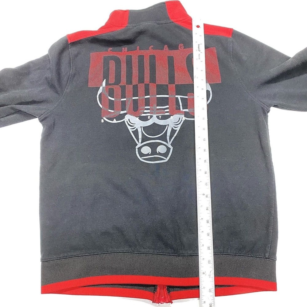 NBA Chicago Bulls Basketball Black Red Full Zip Jacket Size Medium - Picture 12 of 13